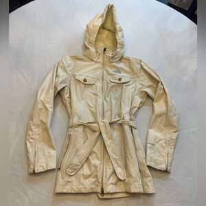 THE NORTH FACE Women’s Hooded Tie Waist Nylon Jacket, Size Medium.